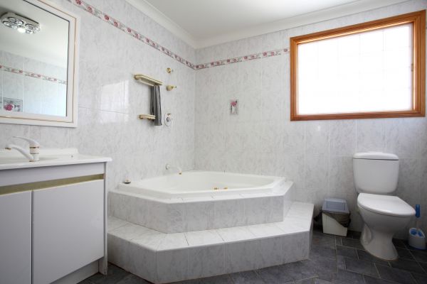 Bathroom Step Tile Service